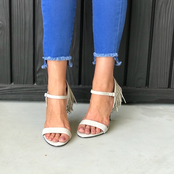 NIB Sassy Fringe Red Insole Nude Suede Heel Sandal - Picture 6 of 7